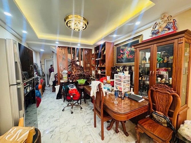 NGUYỄN TRÃI QUẬN 5 HẺM 4M, 4 TẦNG CÁCH MT 20M - DT ĐỦ 44M2. NHỈNH 8T