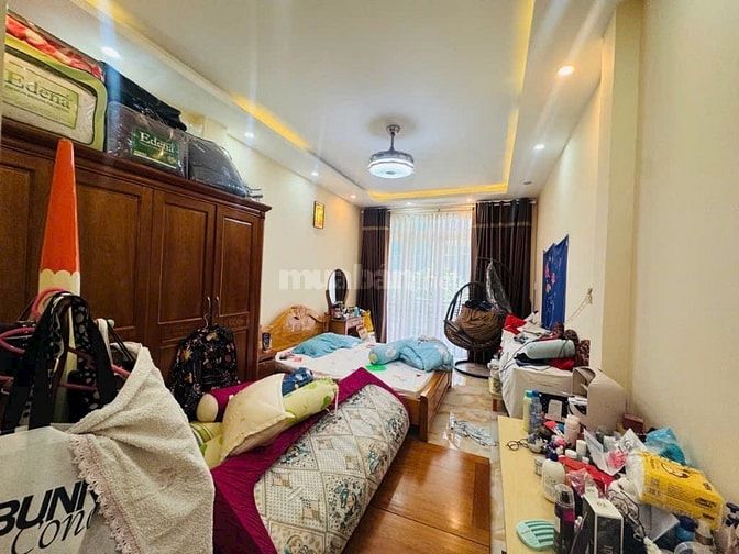 NGUYỄN TRÃI QUẬN 5 HẺM 4M, 4 TẦNG CÁCH MT 20M - DT ĐỦ 44M2. NHỈNH 8T