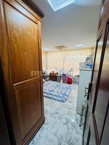 NGUYỄN TRÃI QUẬN 5 HẺM 4M, 4 TẦNG CÁCH MT 20M - DT ĐỦ 44M2. NHỈNH 8T