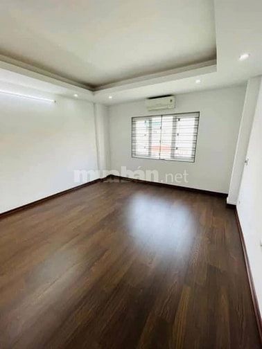 Nhà Đẹp Gần Đường Lĩnh Nam, Hoàng Mai 30m, 5 tầng, mt 4.6m, giá 5.8 tỷ