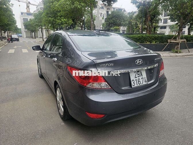 Hyundai Accent 2011 1.4 MT - 120000 km