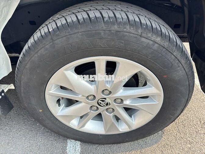 Toyota Innova 2019 2.0E - 86000 km