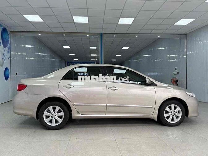 Toyota Corolla Altis 2012 1.8G số sàn đi 8000 km