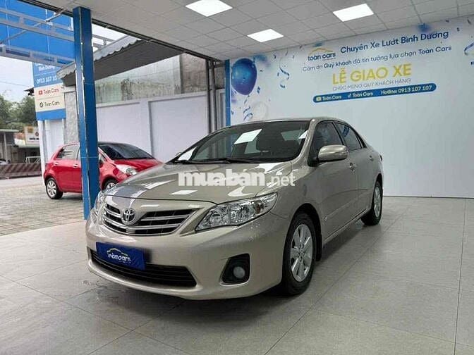 Toyota Corolla Altis 2012 1.8G số sàn đi 8000 km