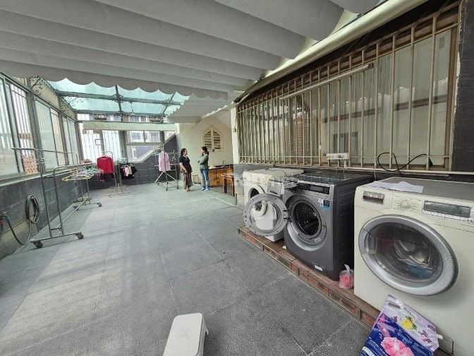 TỌA LẠC TRÊN CON PHỐ VIP HOÀNG CẦU TRUNG TÂM QUẬN, NGÕ THÔNG BÀN CỜ