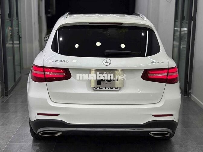 Mercedes Benz GLC 2019 300 4Matic - 63000 km