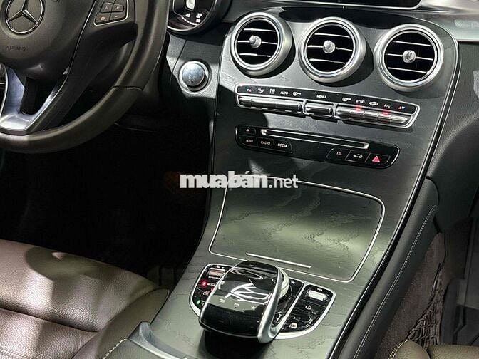 Mercedes Benz GLC 2019 300 4Matic - 63000 km