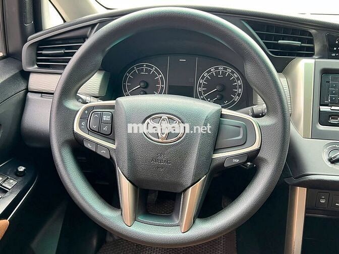 Toyota Innova 2.0E 2017. - 93000 km