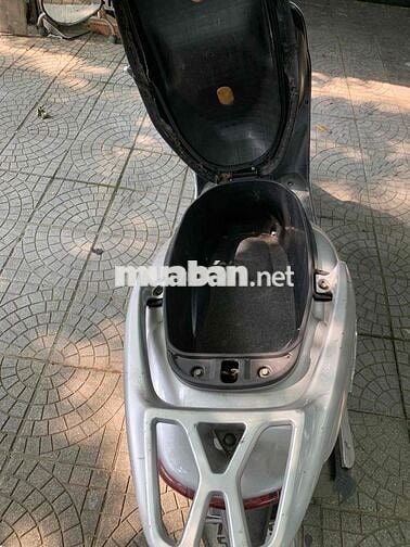 Nhà dư chiếc xe ga honda cần bán.