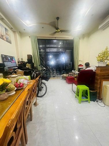 CẦN BÁN GẤP NHÀ ĐẸP HẺM 2TẦNG,DT:73,2m2, 2PN, 1PH, 2 WC. THỦ ĐỨC.