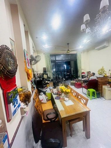 CẦN BÁN GẤP NHÀ ĐẸP HẺM 2TẦNG,DT:73,2m2, 2PN, 1PH, 2 WC. THỦ ĐỨC.