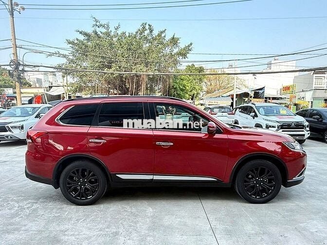 Mitsubishi Outlander CVT 2019 Đỏ - Odo 37.619 km