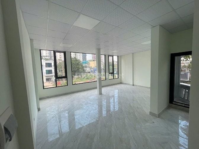 Cho thuê nhà nguyên căn 4 tầng thông sàn làm Văn phòng, cửa hàng thời 