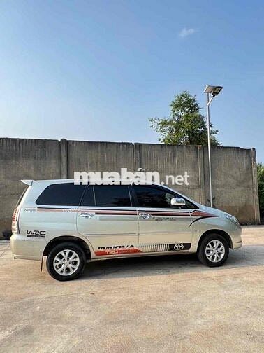 Toyota Innova 2008 G - 90000 km