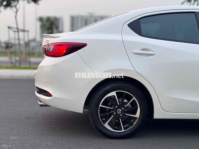 Mazda 2 2024 Luxury - 8400 km