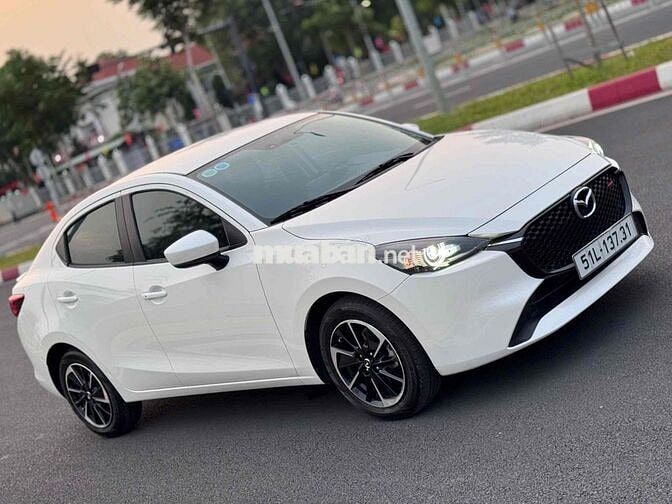 Mazda 2 2024 Luxury - 8400 km