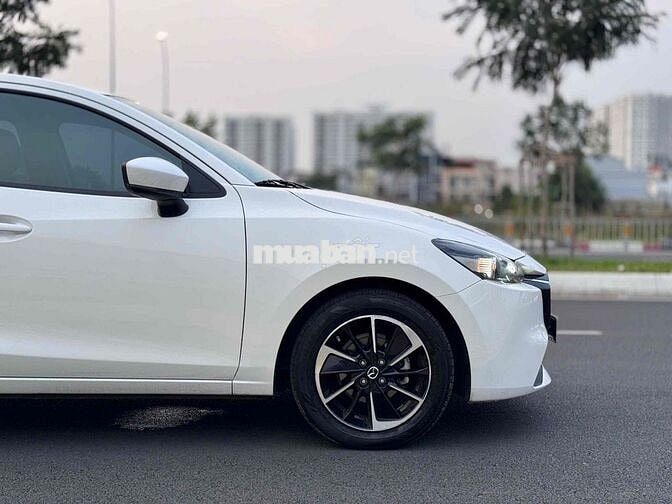 Mazda 2 2024 Luxury - 8400 km
