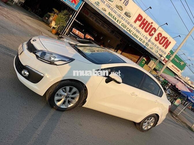 Kia Rio 2016 1.4 AT Sedan - 86000 km