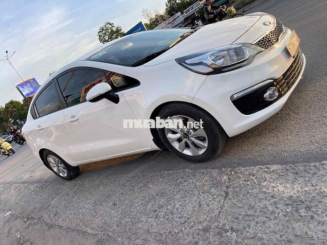 Kia Rio 2016 1.4 AT Sedan - 86000 km