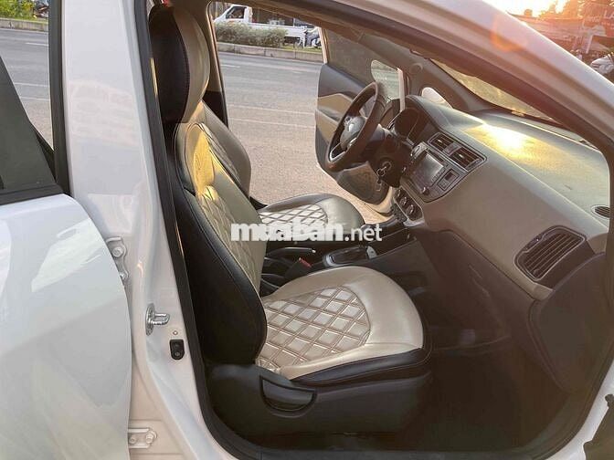 Kia Rio 2016 1.4 AT Sedan - 86000 km