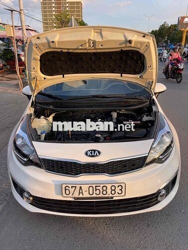 Kia Rio 2016 1.4 AT Sedan - 86000 km