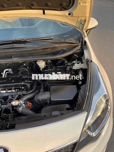 Kia Rio 2016 1.4 AT Sedan - 86000 km