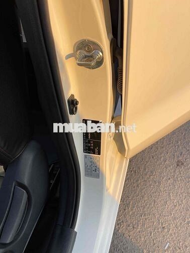Kia Rio 2016 1.4 AT Sedan - 86000 km