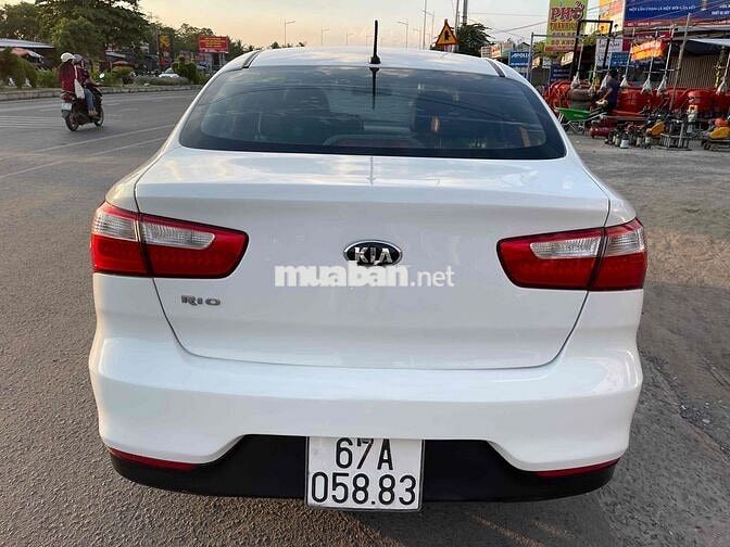 Kia Rio 2016 1.4 AT Sedan - 86000 km
