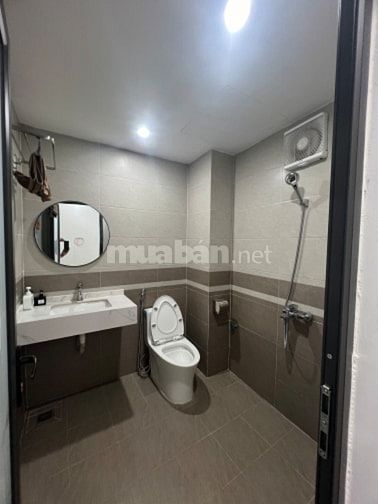 Nhà 5T vị trí đắc địa Mp Giang Văn Minh-Kim Mã vỉa hè rộng kd sầm uất 
