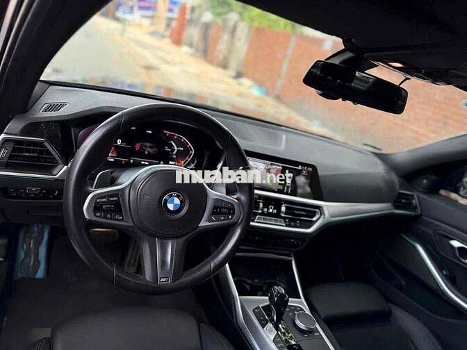 BMW 3 Series 2021 320i M Sport - 31000 km