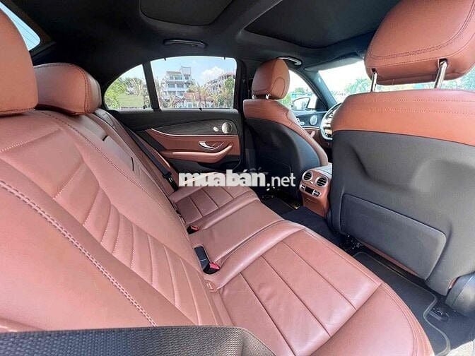 Mercedes Benz E Class 2022 E300 AMG - 15000 km