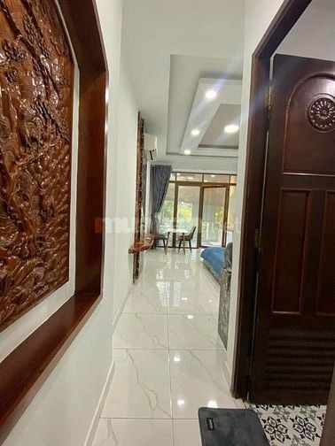 Studio tách bếp 45m2 có ban công ngắm đường phố Tân Bình