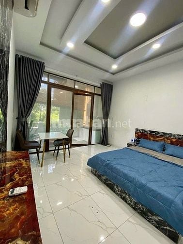 Studio tách bếp 45m2 có ban công ngắm đường phố Tân Bình