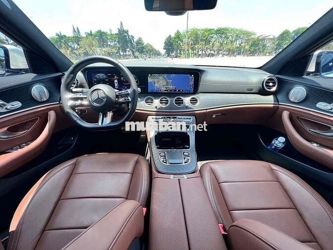 Mercedes Benz E Class 2022 E300 AMG - 15000 km