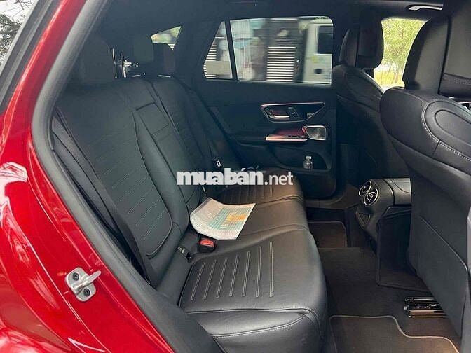 Mercedes Benz GLC 2023 GLC 300 - 12000 km