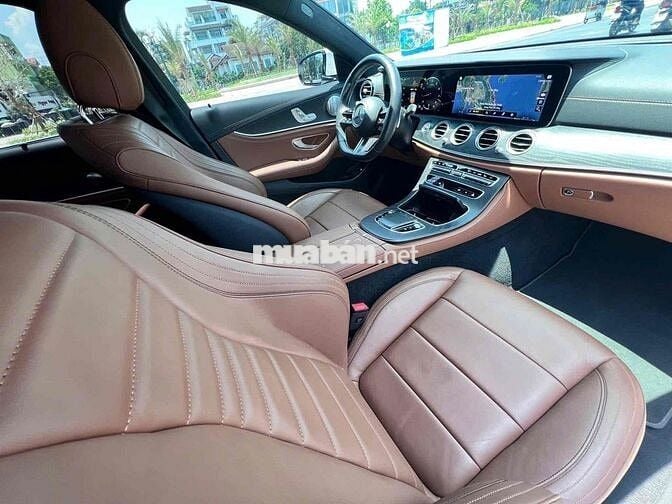 Mercedes Benz E Class 2022 E300 AMG - 15000 km