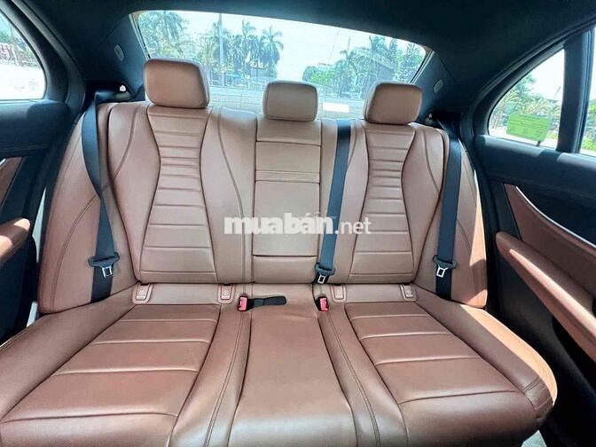 Mercedes Benz E Class 2022 E300 AMG - 15000 km