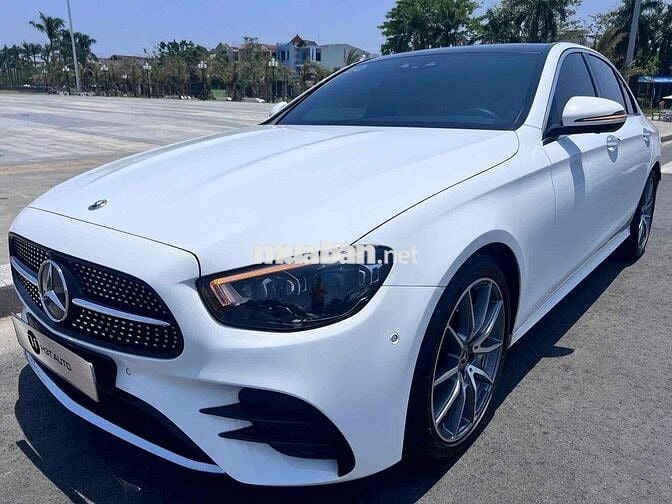 Mercedes Benz E Class 2022 E300 AMG - 15000 km