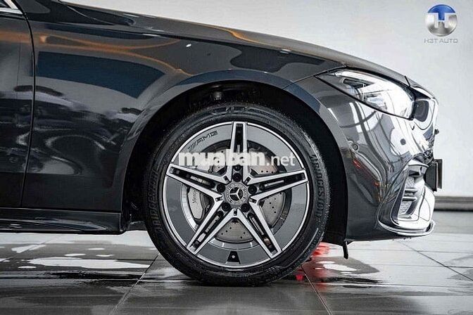 Mercedes Benz C Class 2022 C300 AMG - 9200 km