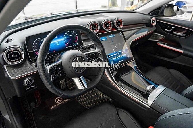 Mercedes Benz C Class 2022 C300 AMG - 9200 km