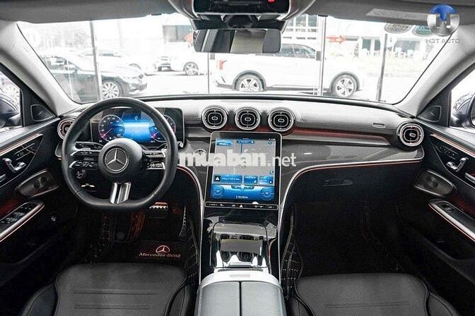 Mercedes Benz C Class 2022 C300 AMG - 9200 km