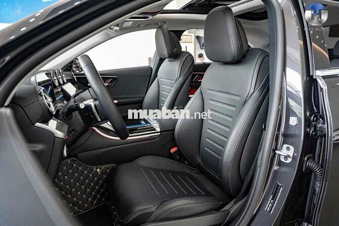 Mercedes Benz C Class 2022 C300 AMG - 9200 km