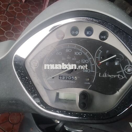 Cần bán em liberty ie 125 trắng giá 7.8t