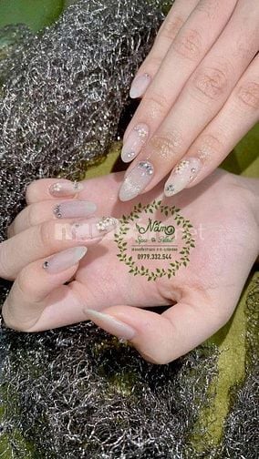 Tuyển thợ nail có kinh nghiệm 
