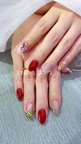 Tuyển thợ nail có kinh nghiệm 