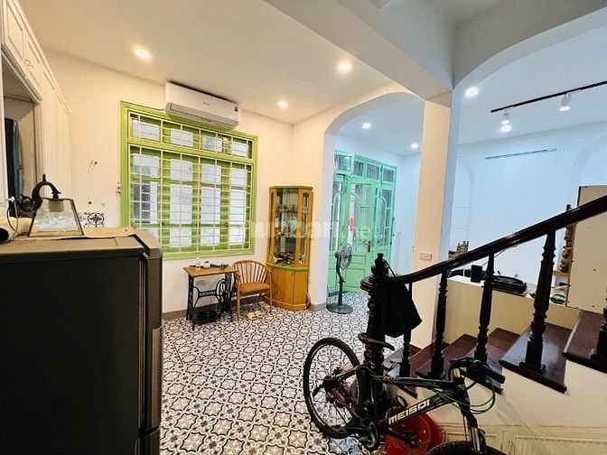 Siêu hiếm phố Trương Công Giai  DT40m2 MT6.9m giá 8.8 tỷ