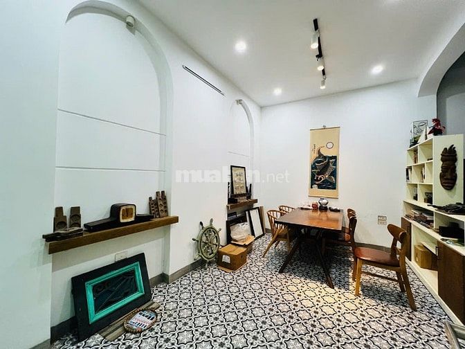 Siêu hiếm phố Trương Công Giai  DT40m2 MT6.9m giá 8.8 tỷ