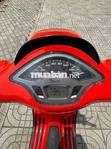 Vespa giá sập sàn