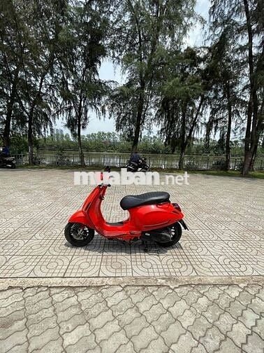 Vespa giá sập sàn