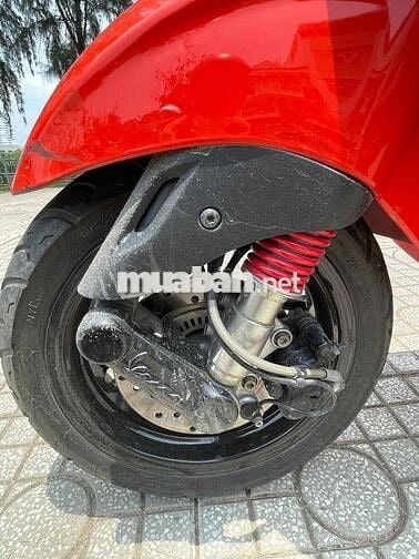 Vespa giá sập sàn
